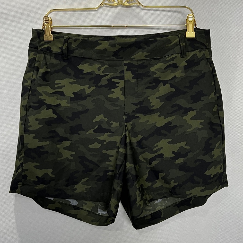 Spanx Sunshine Camo Green Shorts Pull-On Size Large Stretchy Comfy - Picture 4 of 8